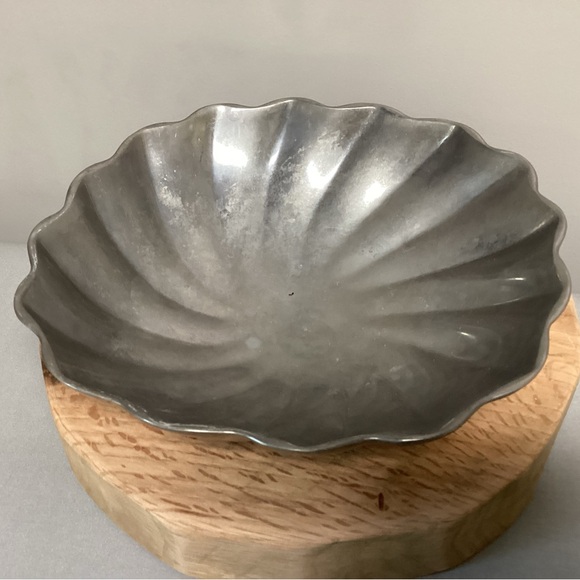 Vintage - Wilton Armetale Pewter Scalloped Serving Bowl - The Large One - Nice - Picture 3 of 11